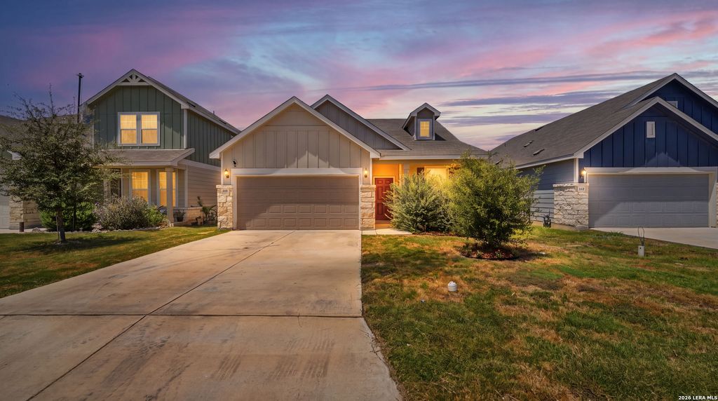 165 Wild Creek Rd, Seguin, TX 78155