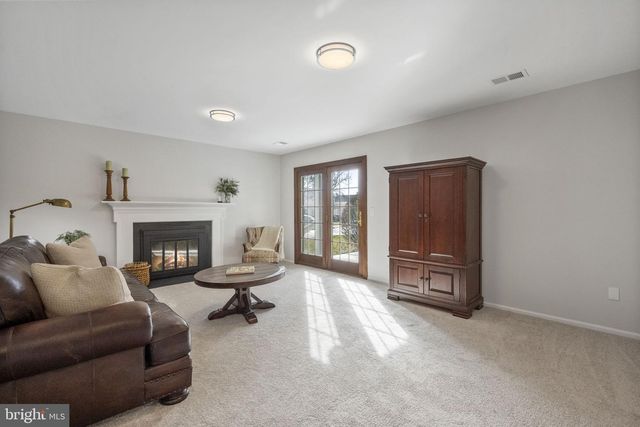 48 MCPHERSON CIR, Sterling, VA 20165