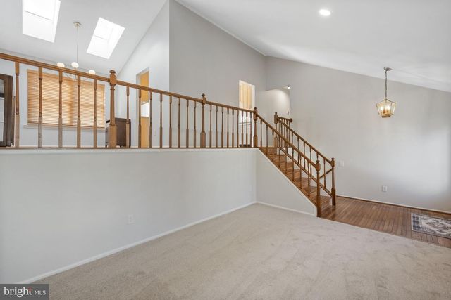 48 MCPHERSON CIR, Sterling, VA 20165