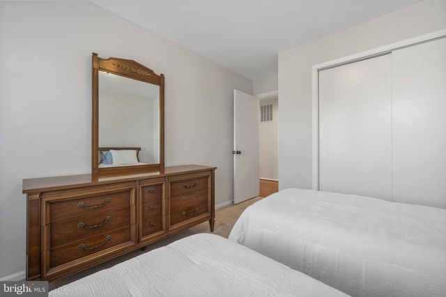 48 MCPHERSON CIR, Sterling, VA 20165