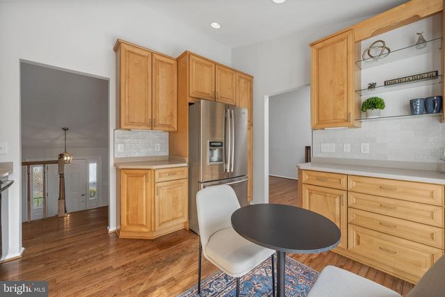 48 MCPHERSON CIR, Sterling, VA 20165