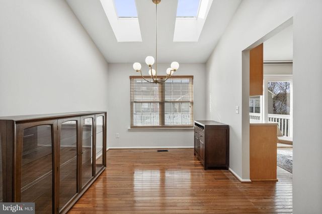 48 MCPHERSON CIR, Sterling, VA 20165