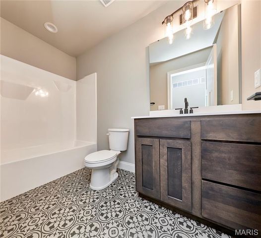 26300 Harmony Hills Drive, Warrenton, MO 63383