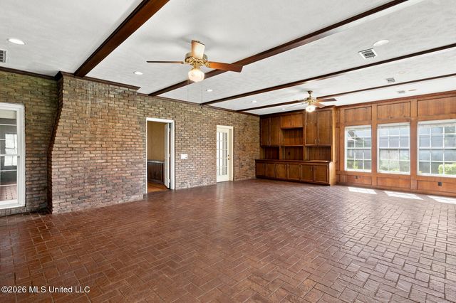 1025 Northpointe Drive, Jackson, MS 39211
