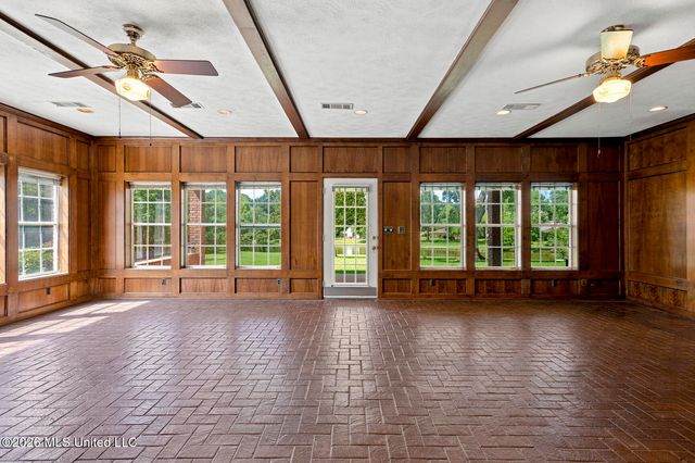 1025 Northpointe Drive, Jackson, MS 39211