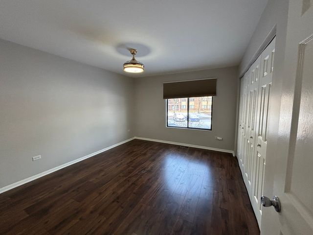 367 Sandhurst Circle 5, Glen Ellyn, IL 60137