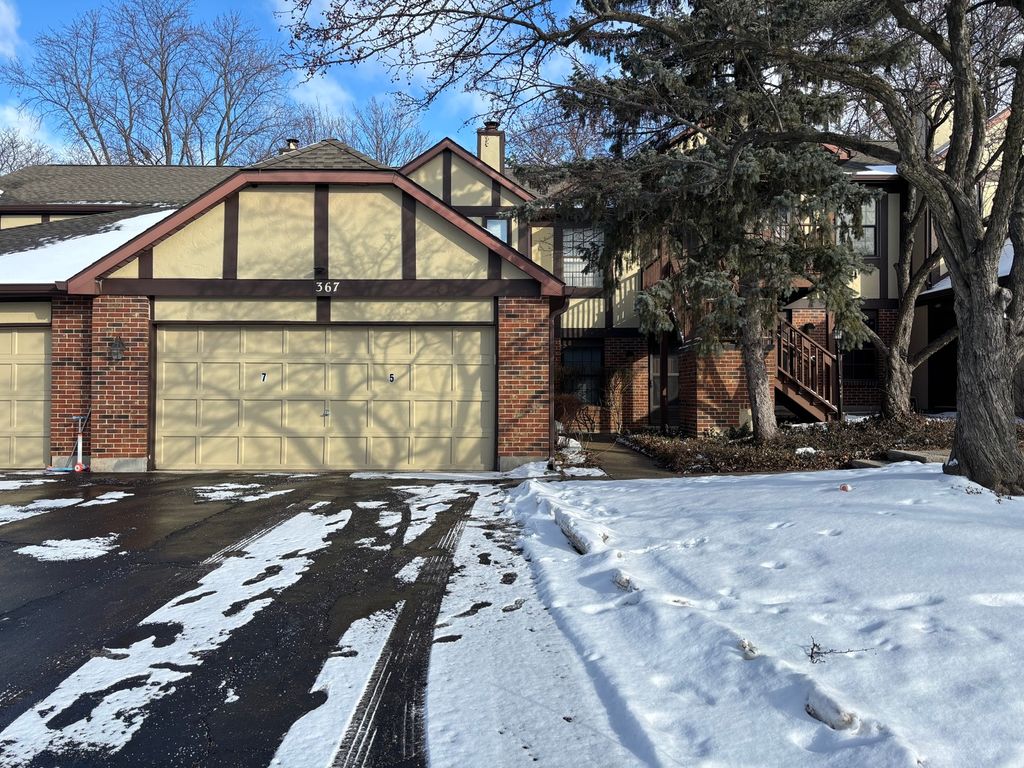 367 Sandhurst Circle 5, Glen Ellyn, IL 60137