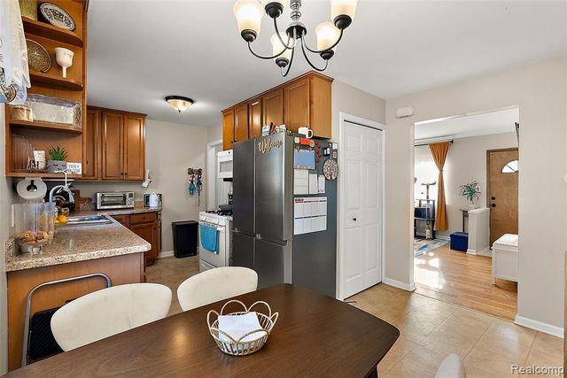 35038 Simon Drive, Clinton Township, MI 48035