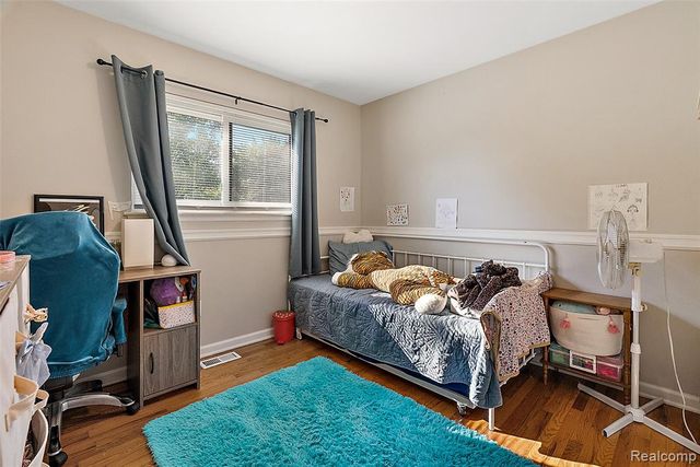 35038 Simon Drive, Clinton Township, MI 48035