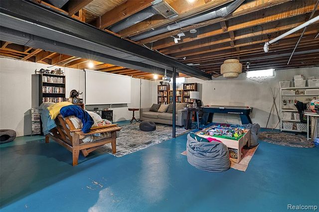 35038 Simon Drive, Clinton Township, MI 48035