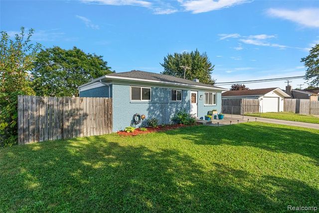 35038 Simon Drive, Clinton Township, MI 48035