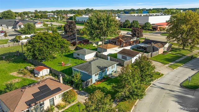 35038 Simon Drive, Clinton Township, MI 48035