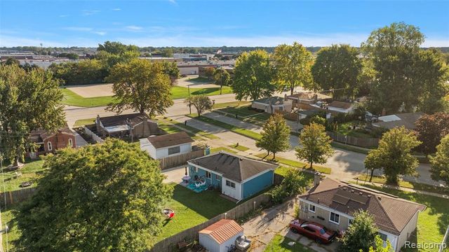 35038 Simon Drive, Clinton Township, MI 48035