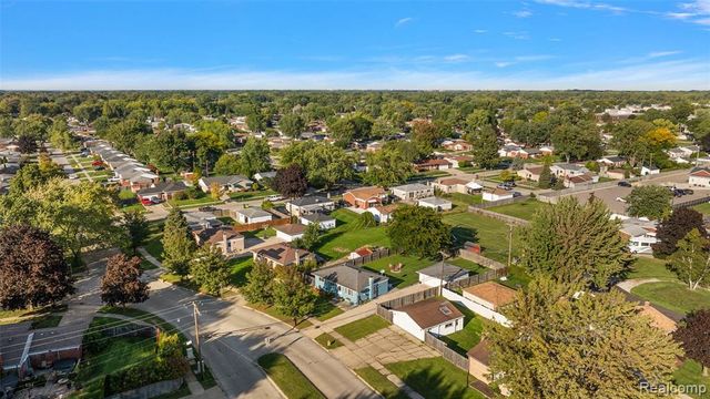 35038 Simon Drive, Clinton Township, MI 48035