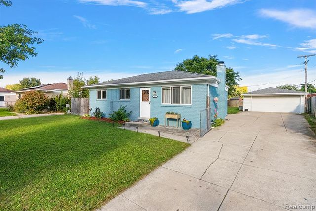 35038 Simon Drive, Clinton Township, MI 48035