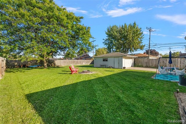 35038 Simon Drive, Clinton Township, MI 48035