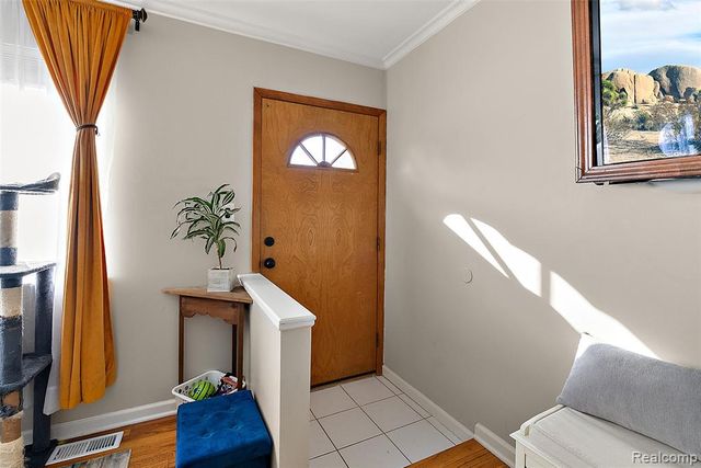 35038 Simon Drive, Clinton Township, MI 48035