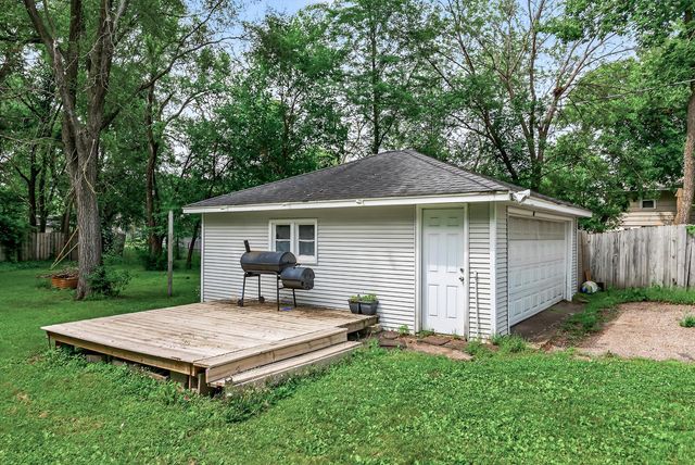 3213 W Old Shakopee Road, Bloomington, MN 55431