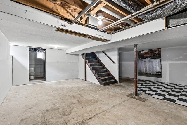 3213 W Old Shakopee Road, Bloomington, MN 55431