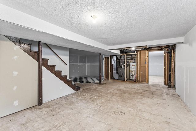 3213 W Old Shakopee Road, Bloomington, MN 55431