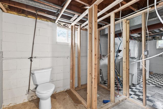 3213 W Old Shakopee Road, Bloomington, MN 55431