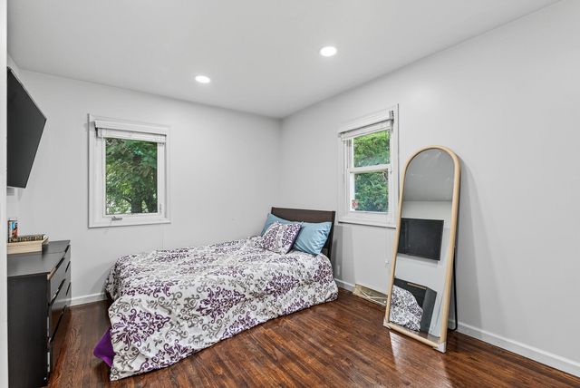 3213 W Old Shakopee Road, Bloomington, MN 55431