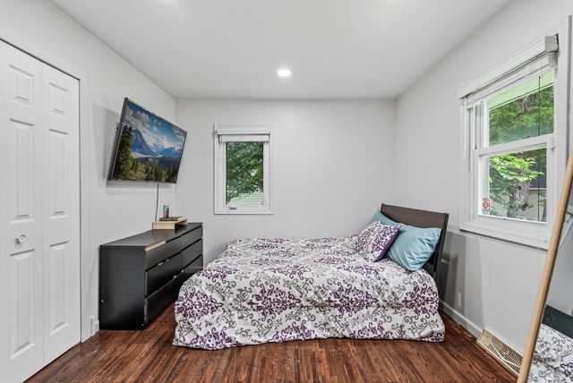 3213 W Old Shakopee Road, Bloomington, MN 55431