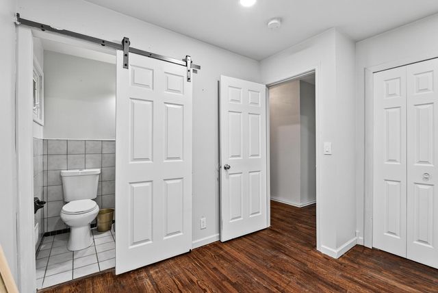 3213 W Old Shakopee Road, Bloomington, MN 55431