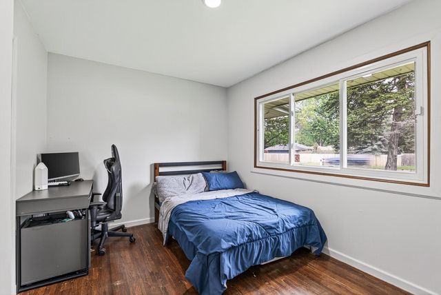 3213 W Old Shakopee Road, Bloomington, MN 55431