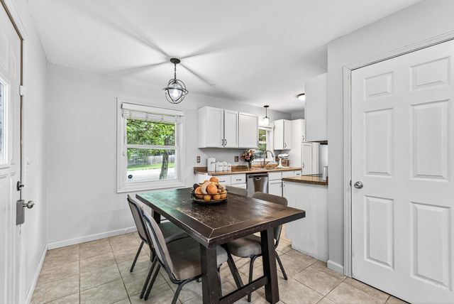 3213 W Old Shakopee Road, Bloomington, MN 55431