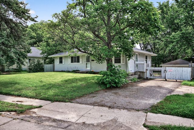 3213 W Old Shakopee Road, Bloomington, MN 55431