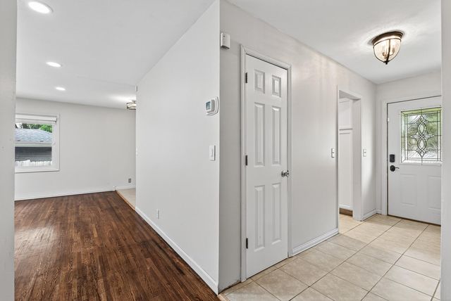 3213 W Old Shakopee Road, Bloomington, MN 55431