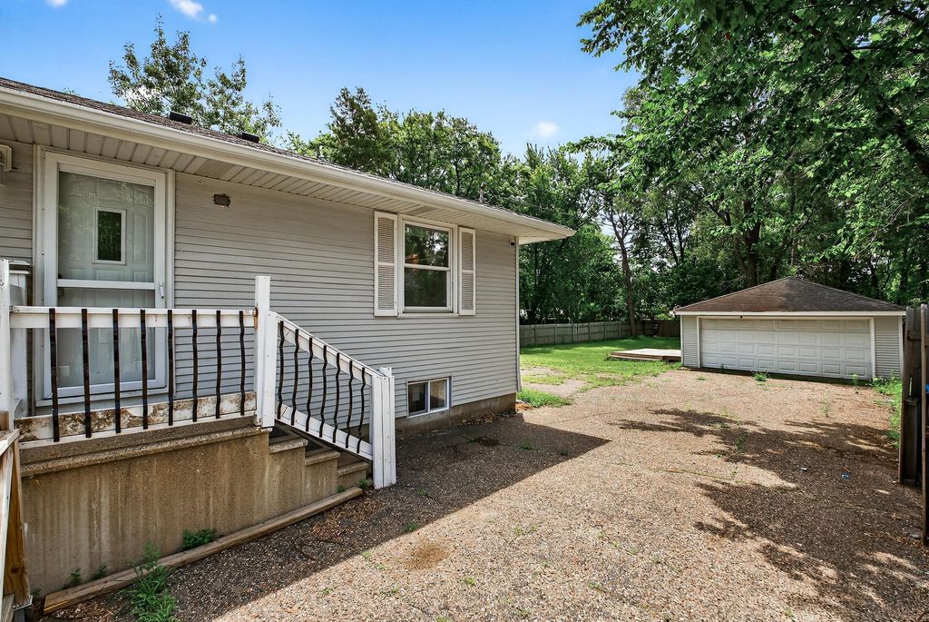 3213 W Old Shakopee Road, Bloomington, MN 55431 — photo 4