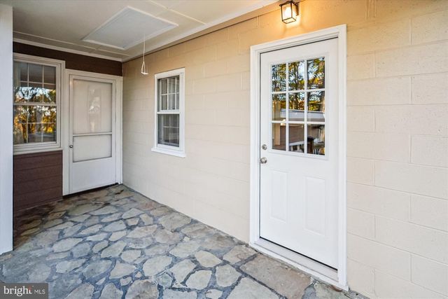 598 TIMBER LN, Bluemont, VA 20135