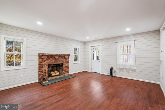 598 TIMBER LN, Bluemont, VA 20135