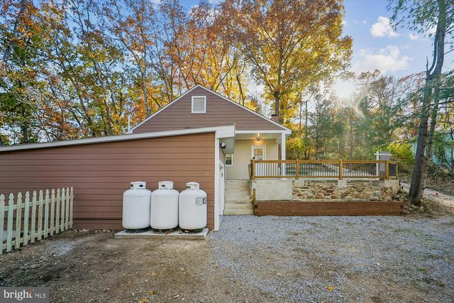 598 TIMBER LN, Bluemont, VA 20135