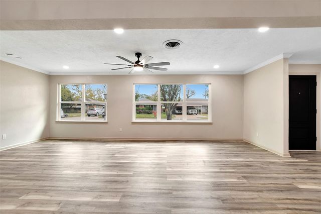 1914 Monroe Drive, Pasadena, TX 77502