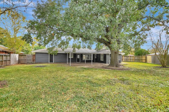 1914 Monroe Drive, Pasadena, TX 77502