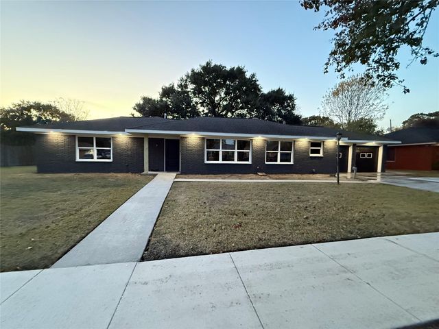 1914 Monroe Drive, Pasadena, TX 77502