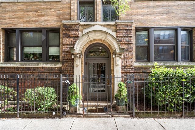 817 W Cuyler Avenue 1W, Chicago, IL 60613