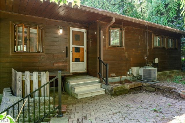 55 Willowdale Avenue NW, North Canton, OH 44720