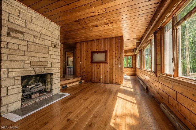 55 Willowdale Avenue NW, North Canton, OH 44720
