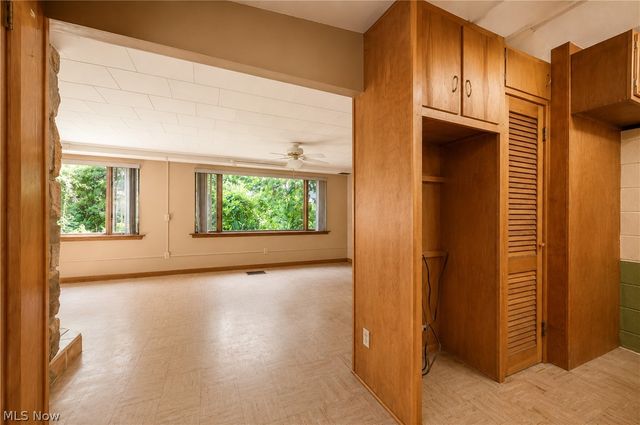 55 Willowdale Avenue NW, North Canton, OH 44720