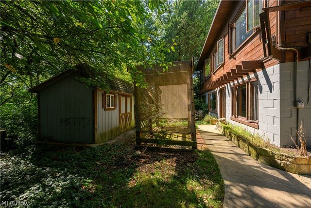 55 Willowdale Avenue NW, North Canton, OH 44720