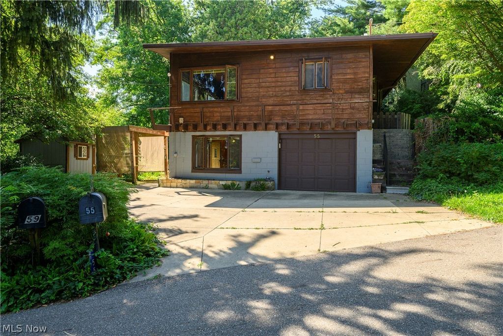 55 Willowdale Avenue NW, North Canton, OH 44720
