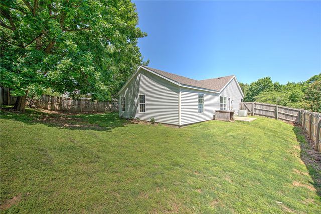 3103 W Woodridge Drive, Fayetteville, AR 72704