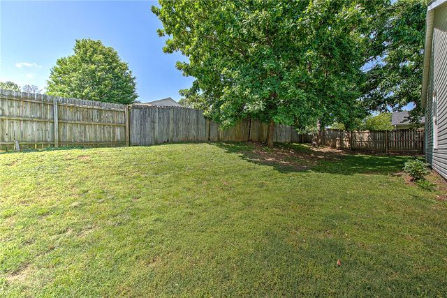 3103 W Woodridge Drive, Fayetteville, AR 72704