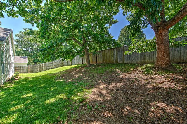 3103 W Woodridge Drive, Fayetteville, AR 72704