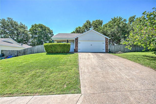 3103 W Woodridge Drive, Fayetteville, AR 72704
