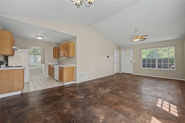 3103 W Woodridge Drive, Fayetteville, AR 72704